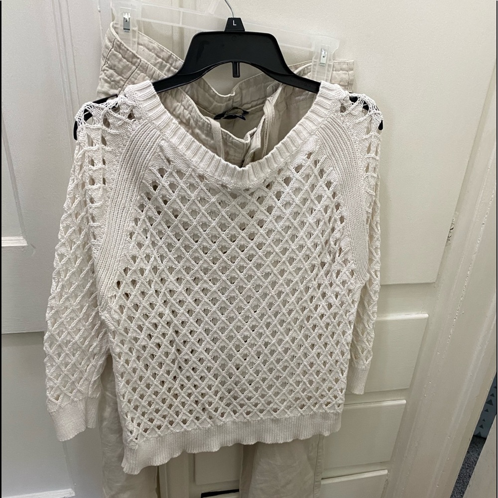 American Eagle Outfitters - light weight cotton summer beach sweater. Coastal!